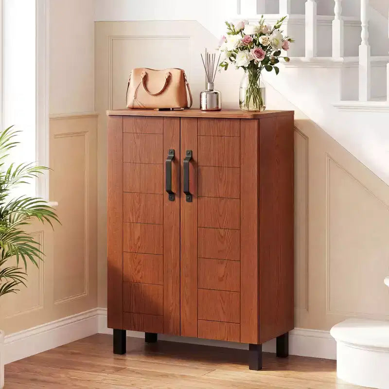 5-Tier Shoe Storage Cabinet with 2 Doors, Removable Shelves & Ventilation, Brown/Natural Oak