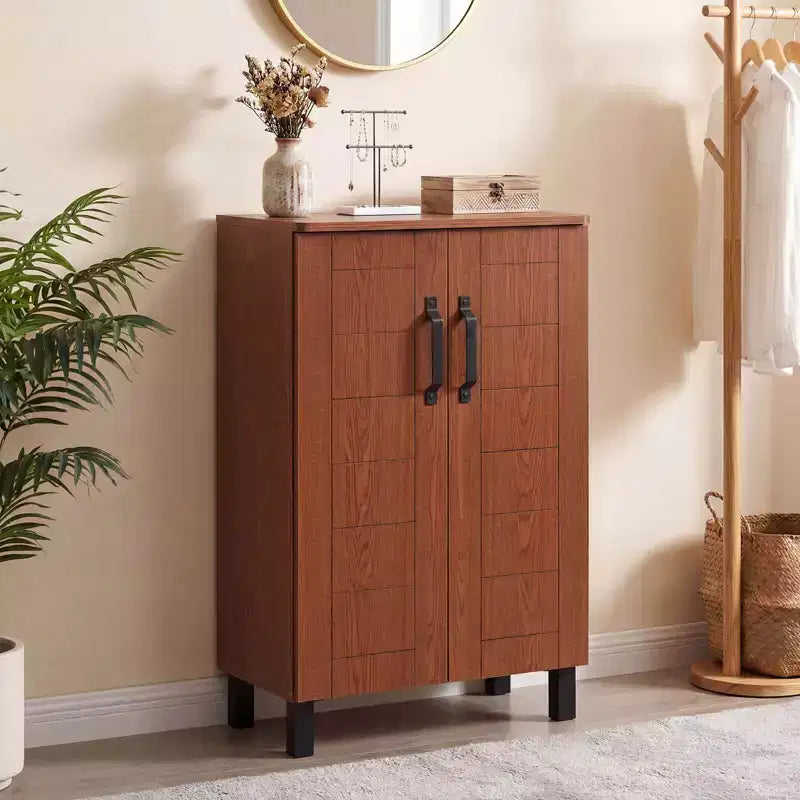 5-Tier Shoe Storage Cabinet with 2 Doors, Removable Shelves & Ventilation, Brown/Natural Oak